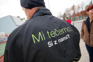Skozi kobilarno Lipica več kot 500 tekačev4